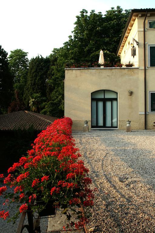 B&B Villa Monteleone 산탐브로지오 디 발폴리첼라 외부 사진