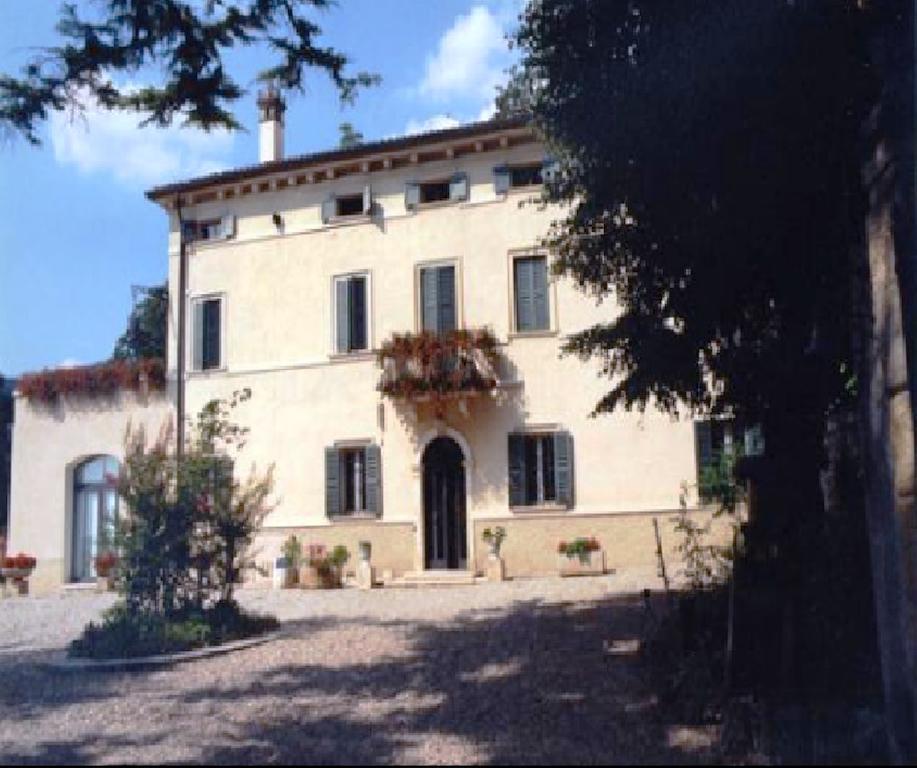 B&B Villa Monteleone 산탐브로지오 디 발폴리첼라 외부 사진